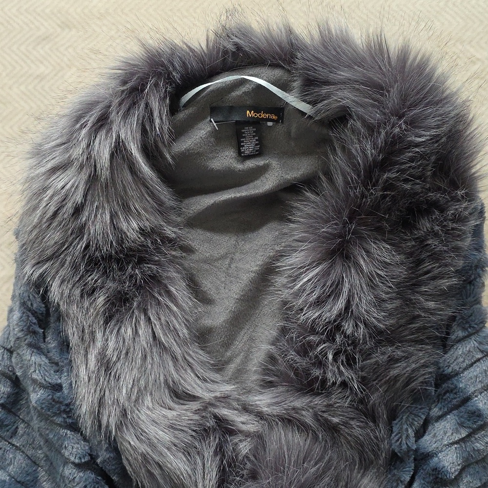 Modena Grey Faux Fur Vest - Picture 5 of 6